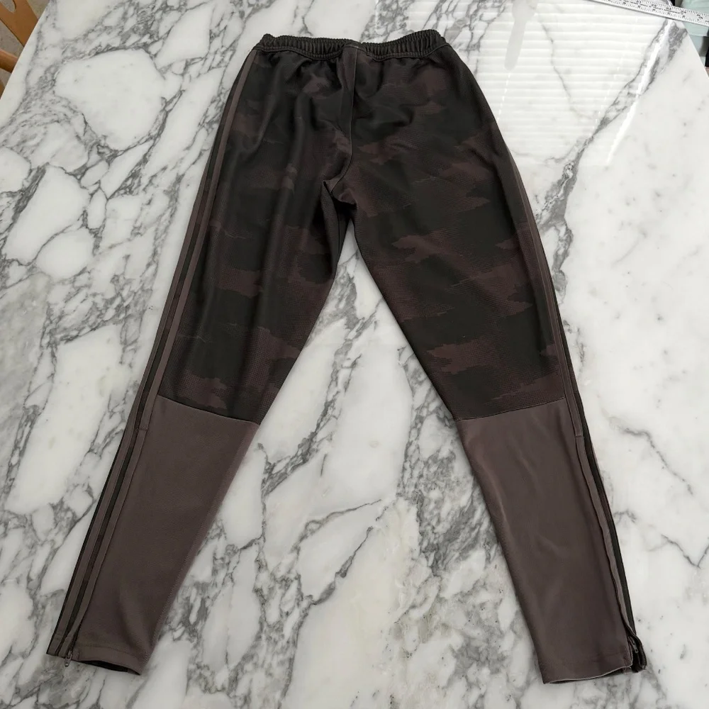 Mens Adidas Originals Camo Nylon Sweatpant, Size Small‎